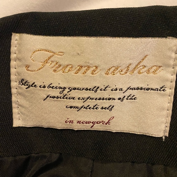 Beautiful dress! Very well made! Still a good condition! - Picture 8 of 8